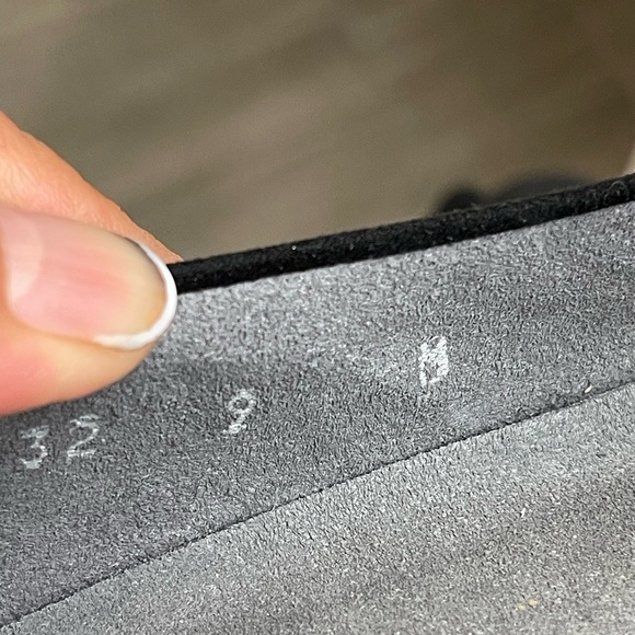 STUART WEITZMAN Beaudelair
Suede Bow Wedge Size 9 M - Picture 10 of 12